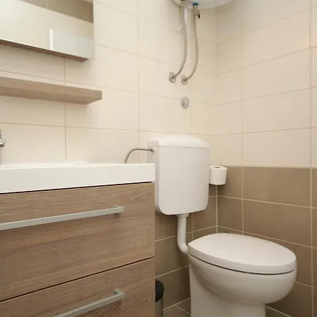 Lumbarda 9303a Apartament *